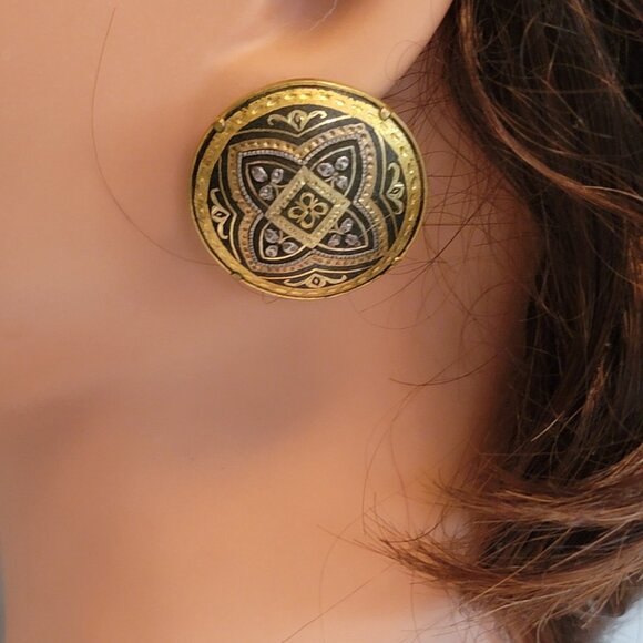 Vintage Spanish Damascene Clip on Earrings - Picture 5 of 10